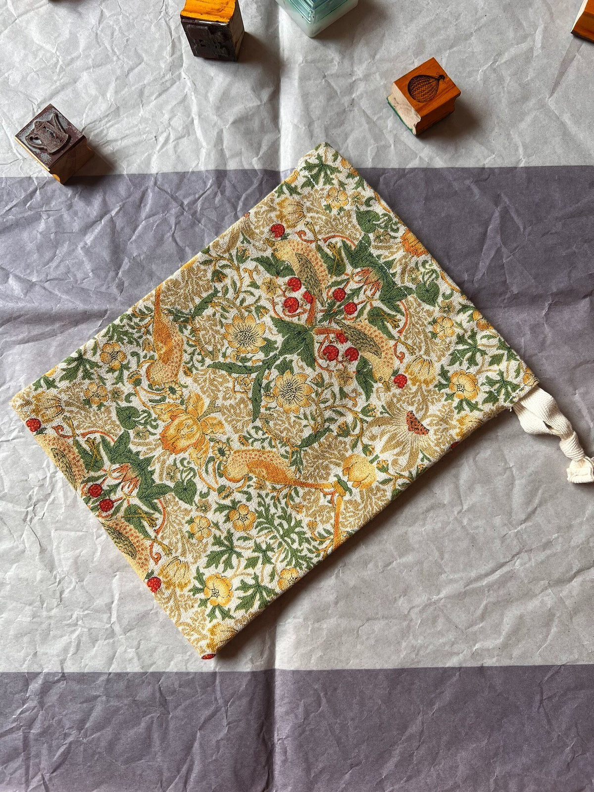 Strawberry Thief Cotton Linen Drawstring Pouches