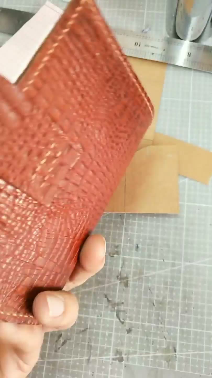 Funda para cuaderno de piel A7 con relieve de cocodrilo