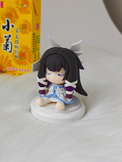 Genshin Impact Columbina Q-version Clay Figurine, 9cm Seated Pose