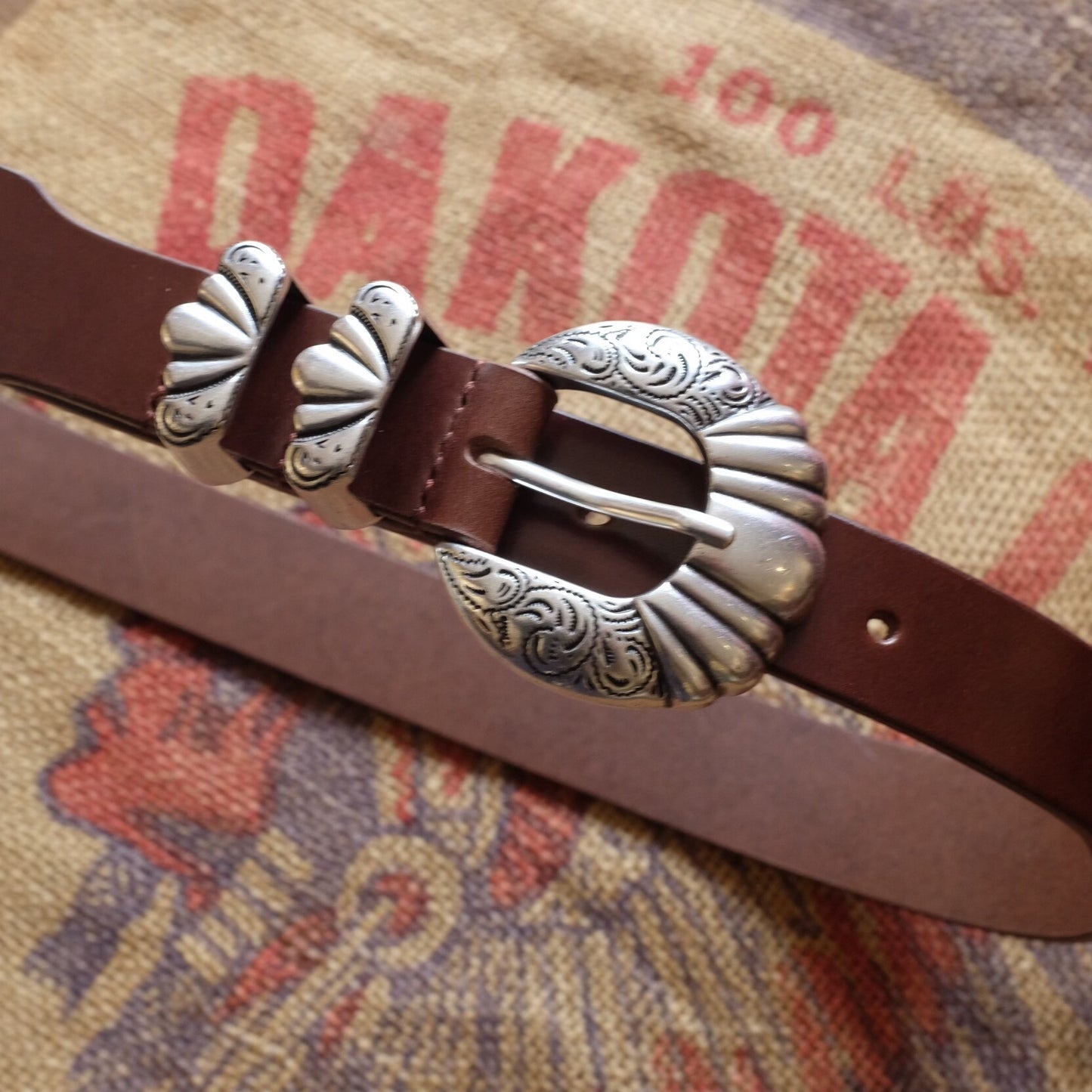 Full-Grain Leather Belt with Oyster Shell Silver Buckle