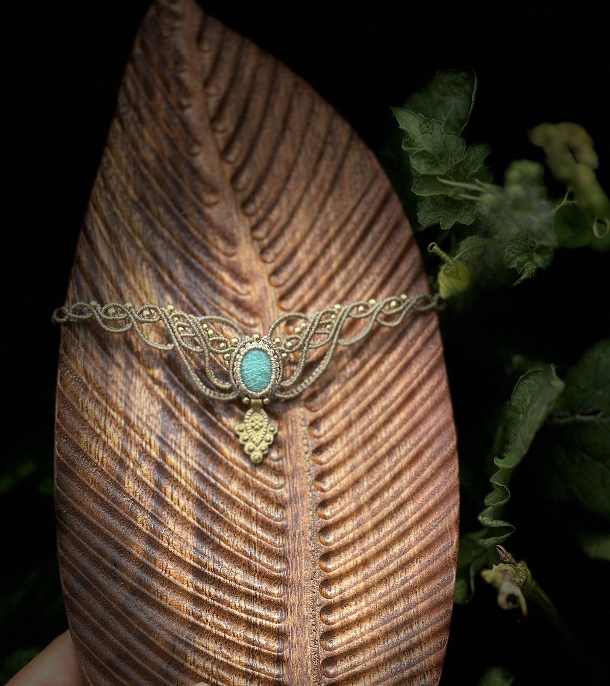 Choker Amazonite Feita à Mão com Cordão Encerado Khaki