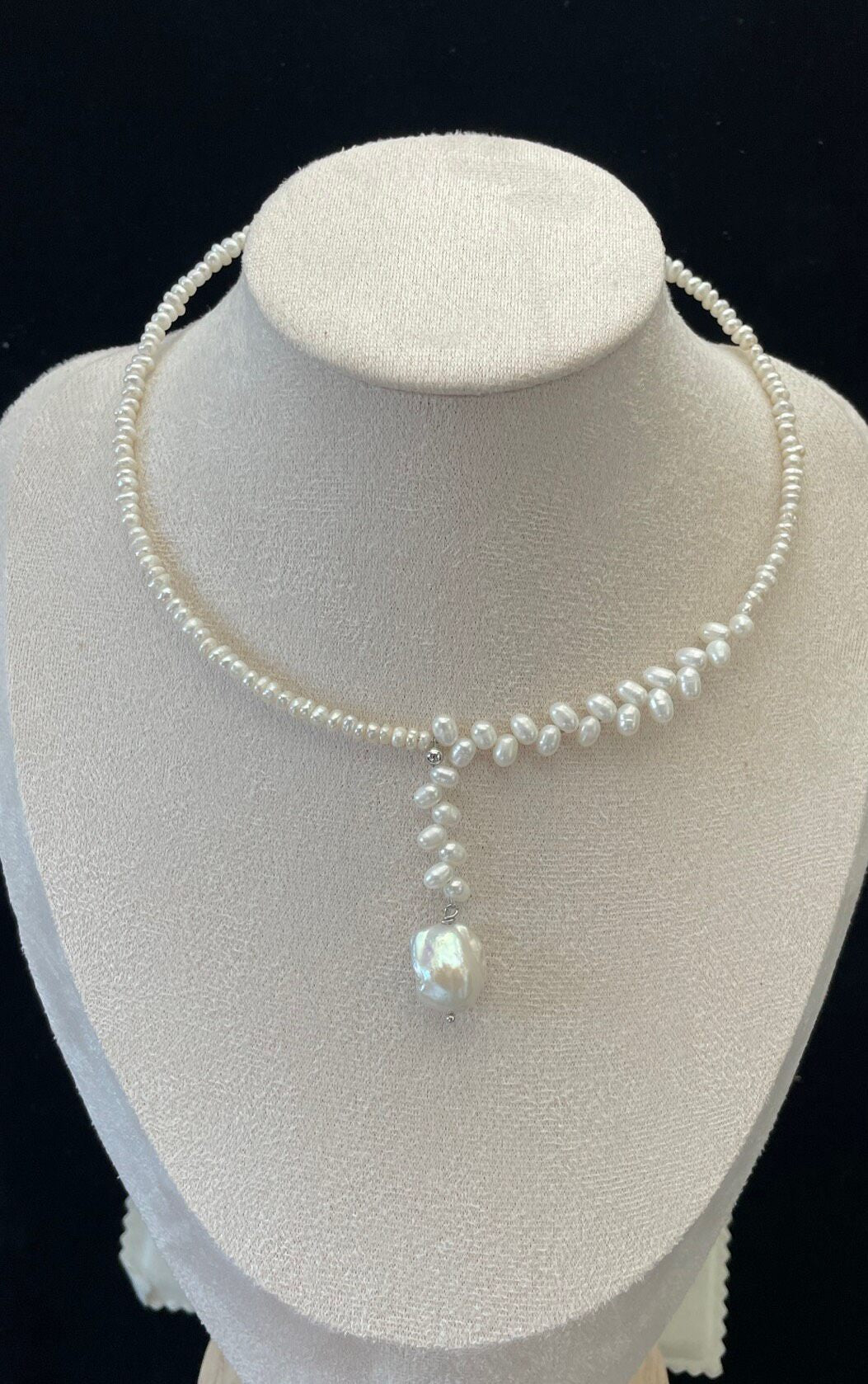 Choker in Perle Naturali con Pendente a Y