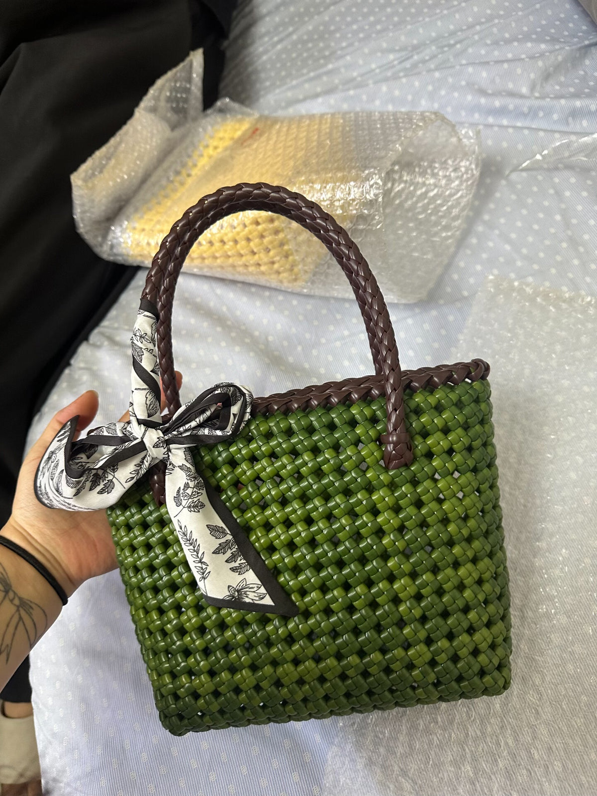 Geweven kralen totebag met groene gradiënt