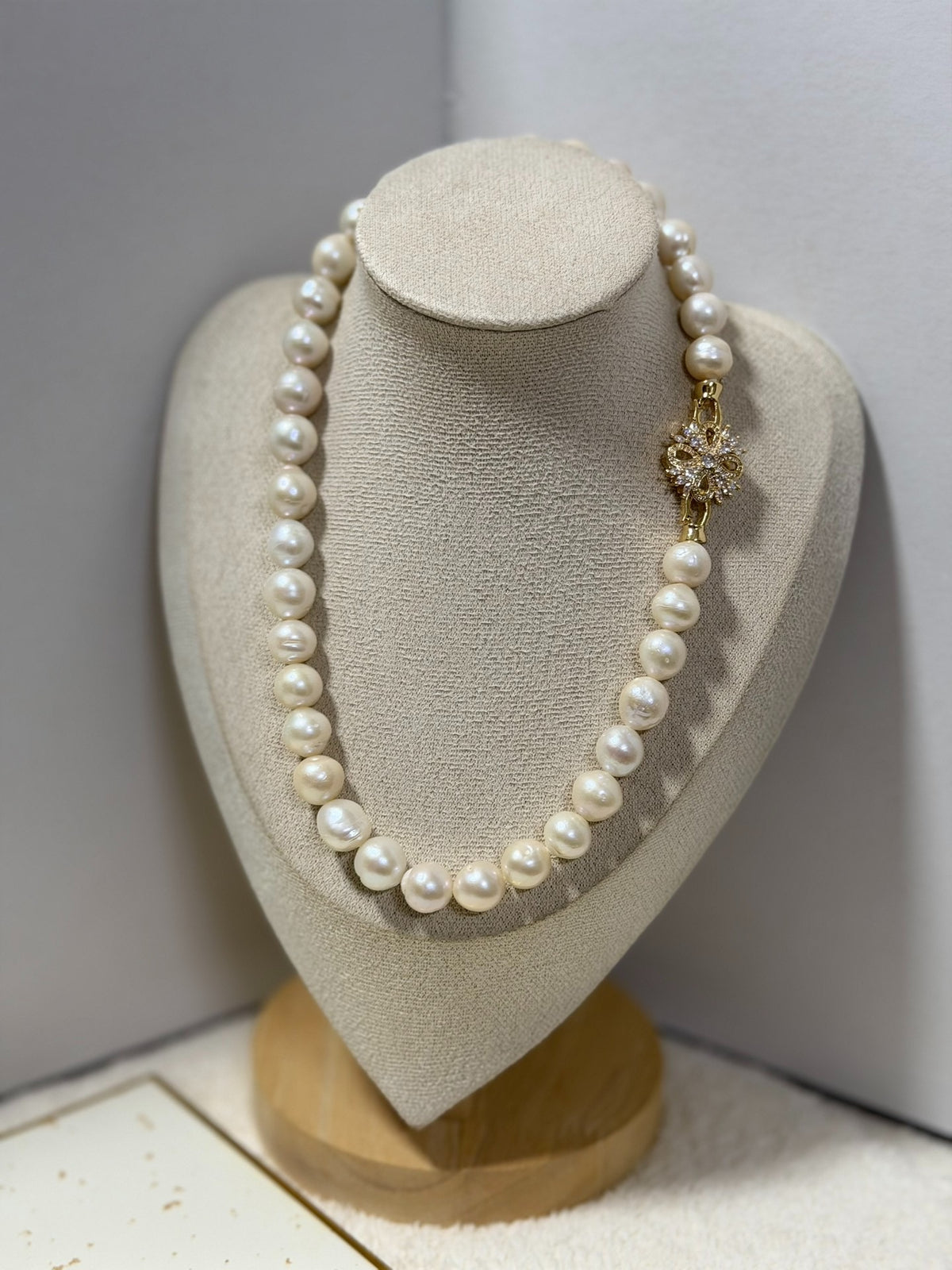 Collier de perles baroque blanc chaud 10mm