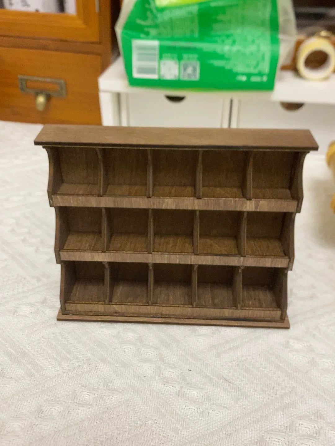 Houten Miniatuur Vitrinekast 15 Compartimenten