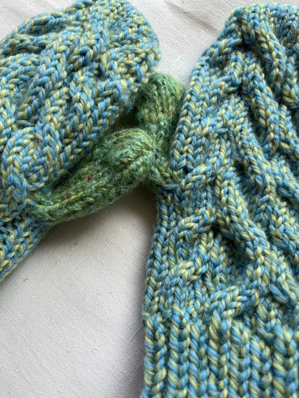 Guantes de punto sin dedos de lana pura hechos a mano