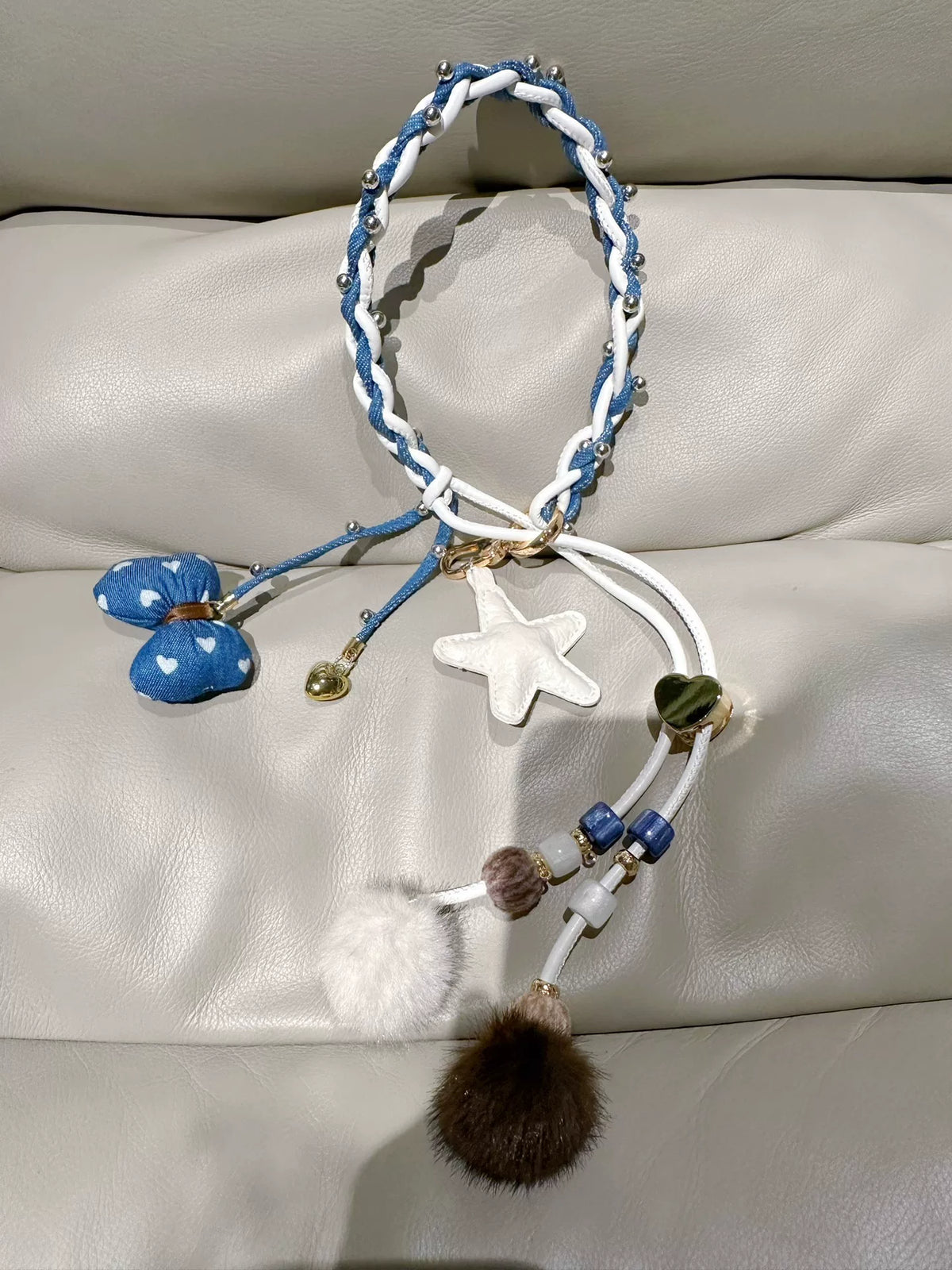 Cadena decorativa para vasos trenzada en azul y blanco