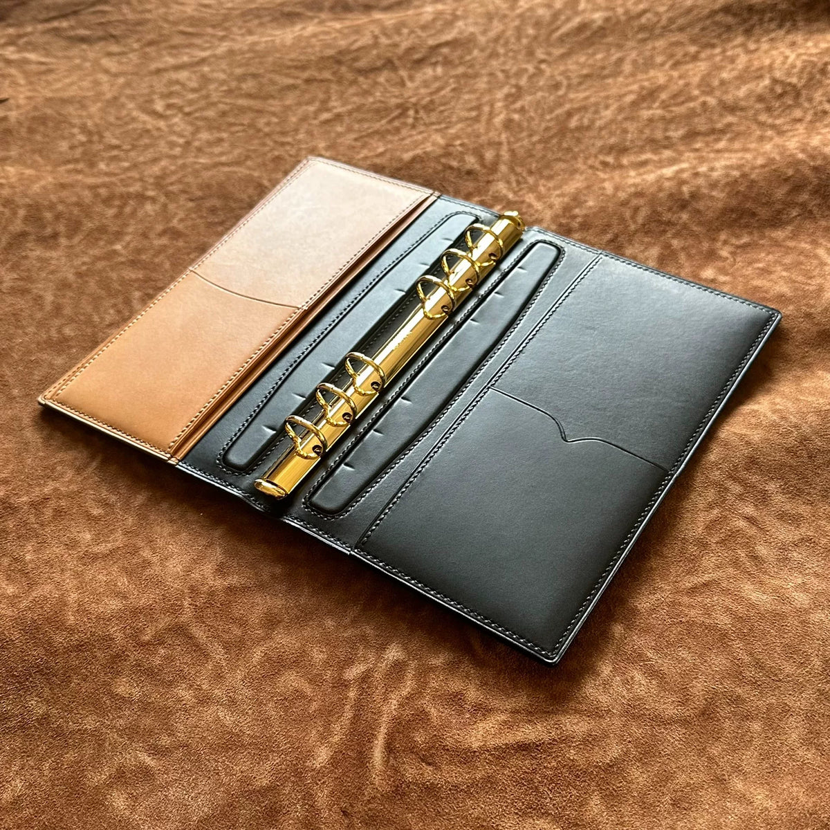 A6 Ringbuch aus Horween Shell Cordovan