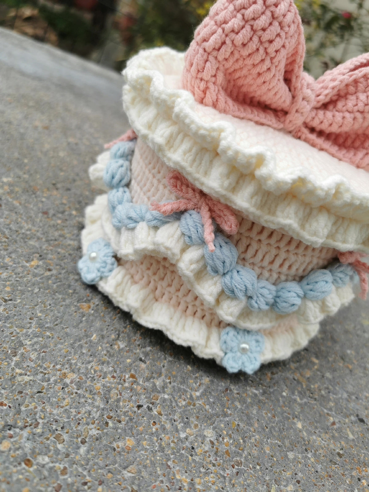 Crochet Cake Storage Box with Bow