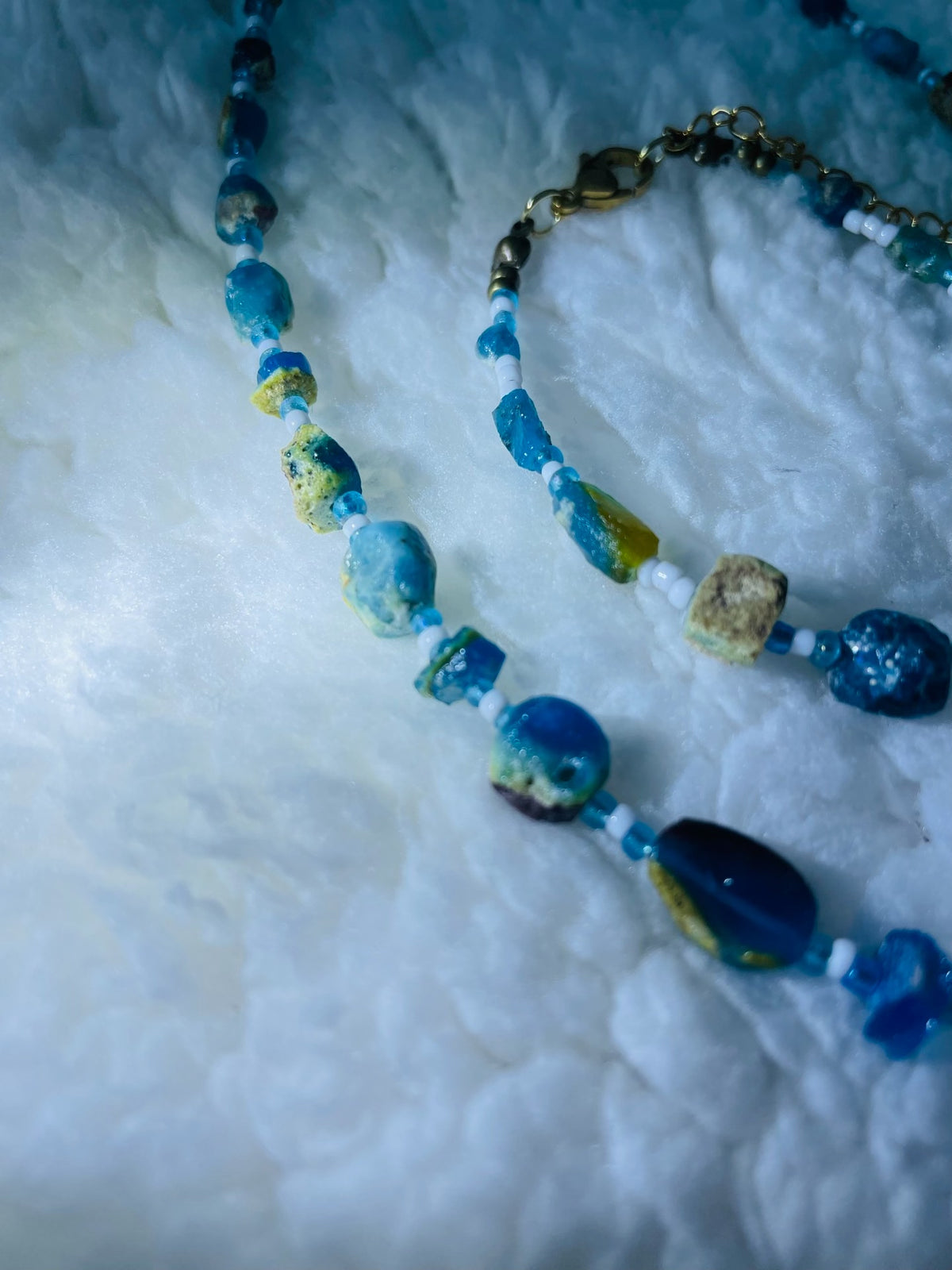 Conjunto de Colar e Pulseira em Vidro Romano Antigo
