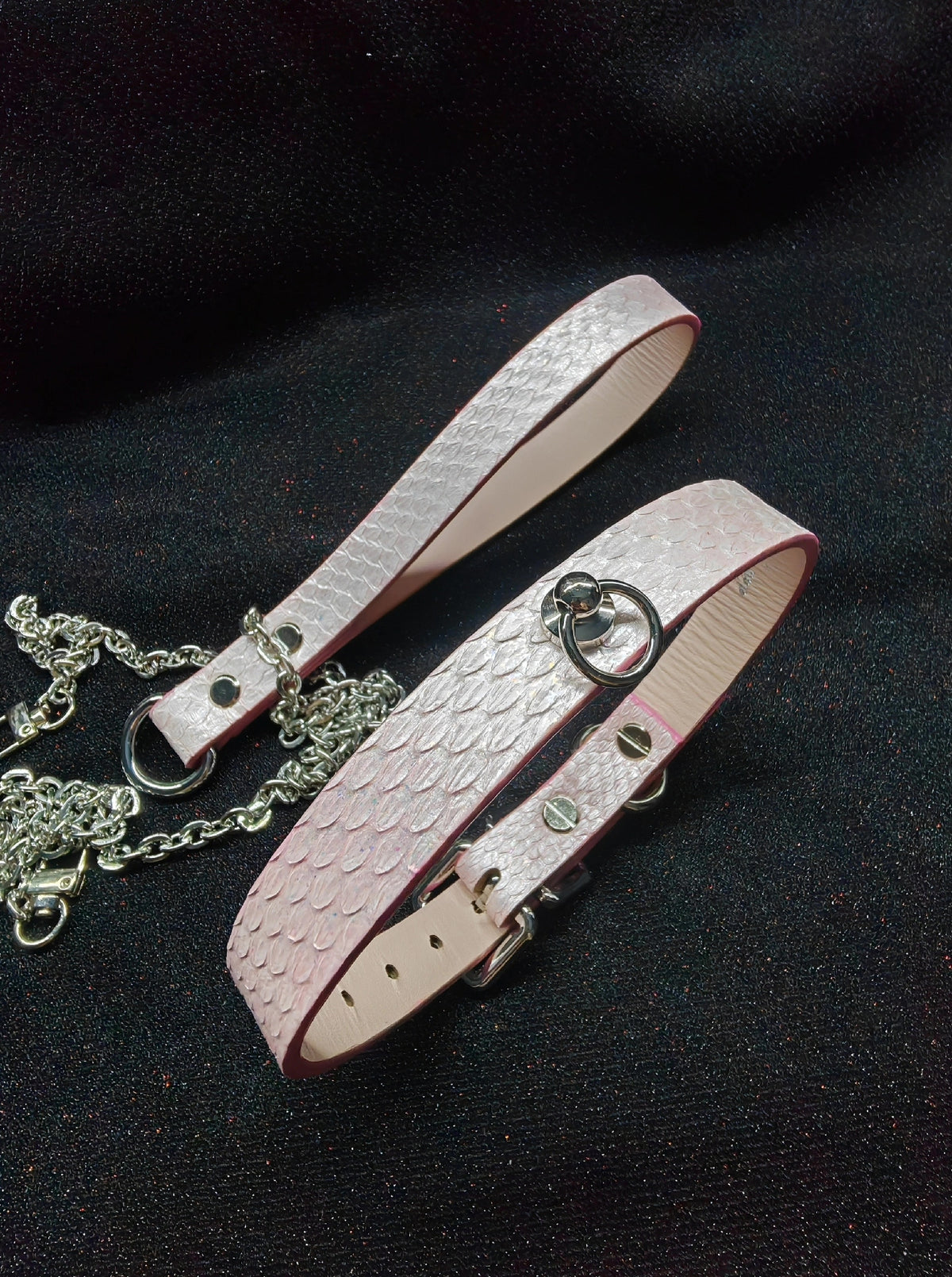 Iridescent Pink Scale Textured Pet Collar