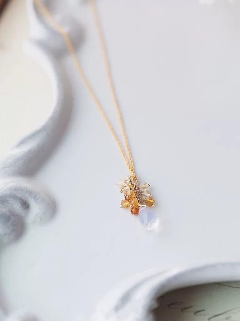 Collar hecho a mano con citrino, opalo lavanda y oro de 14K
