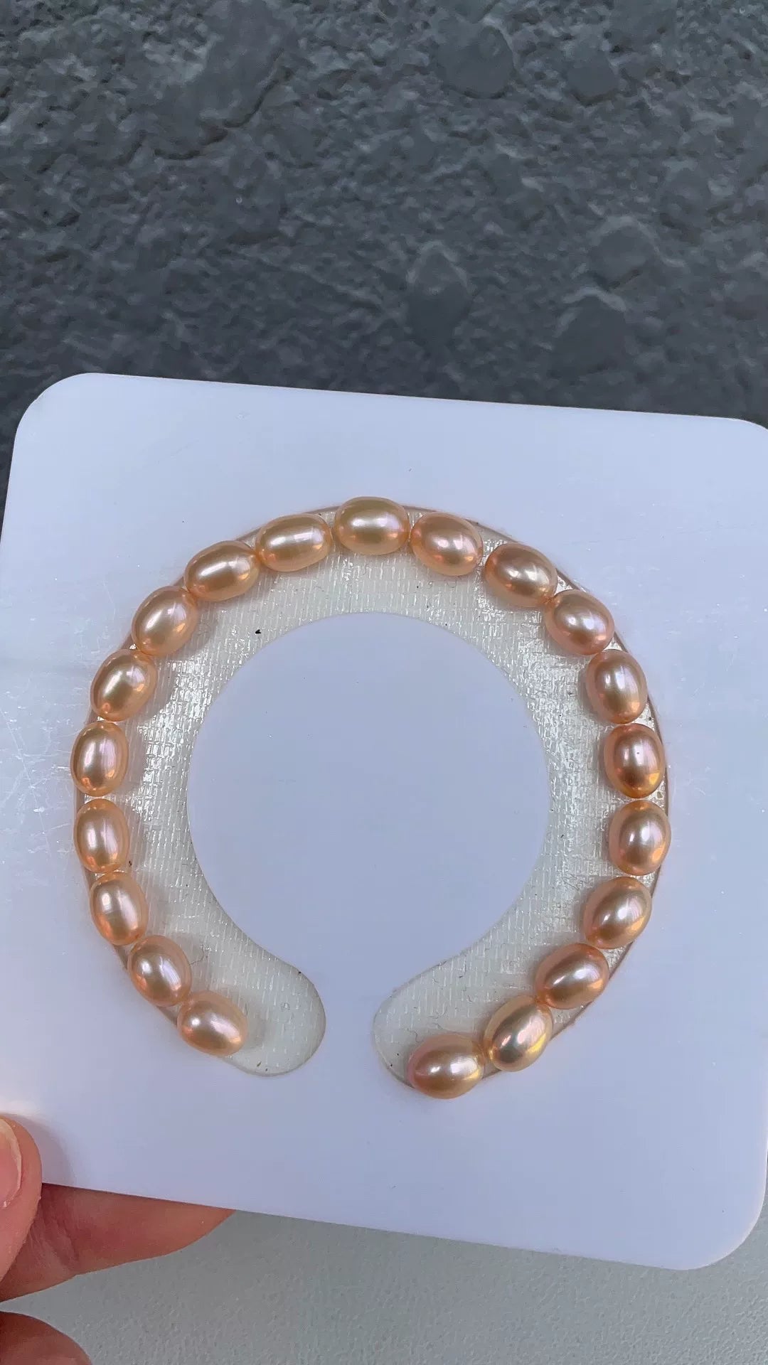 Bracelet en perles d'eau douce or champagne