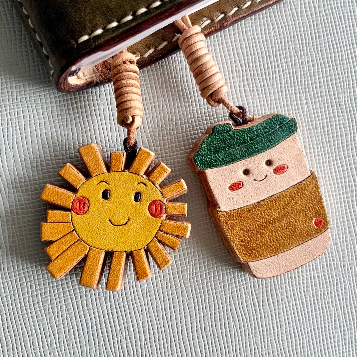 Charms de Couro Italiano para Diário e Bolsa