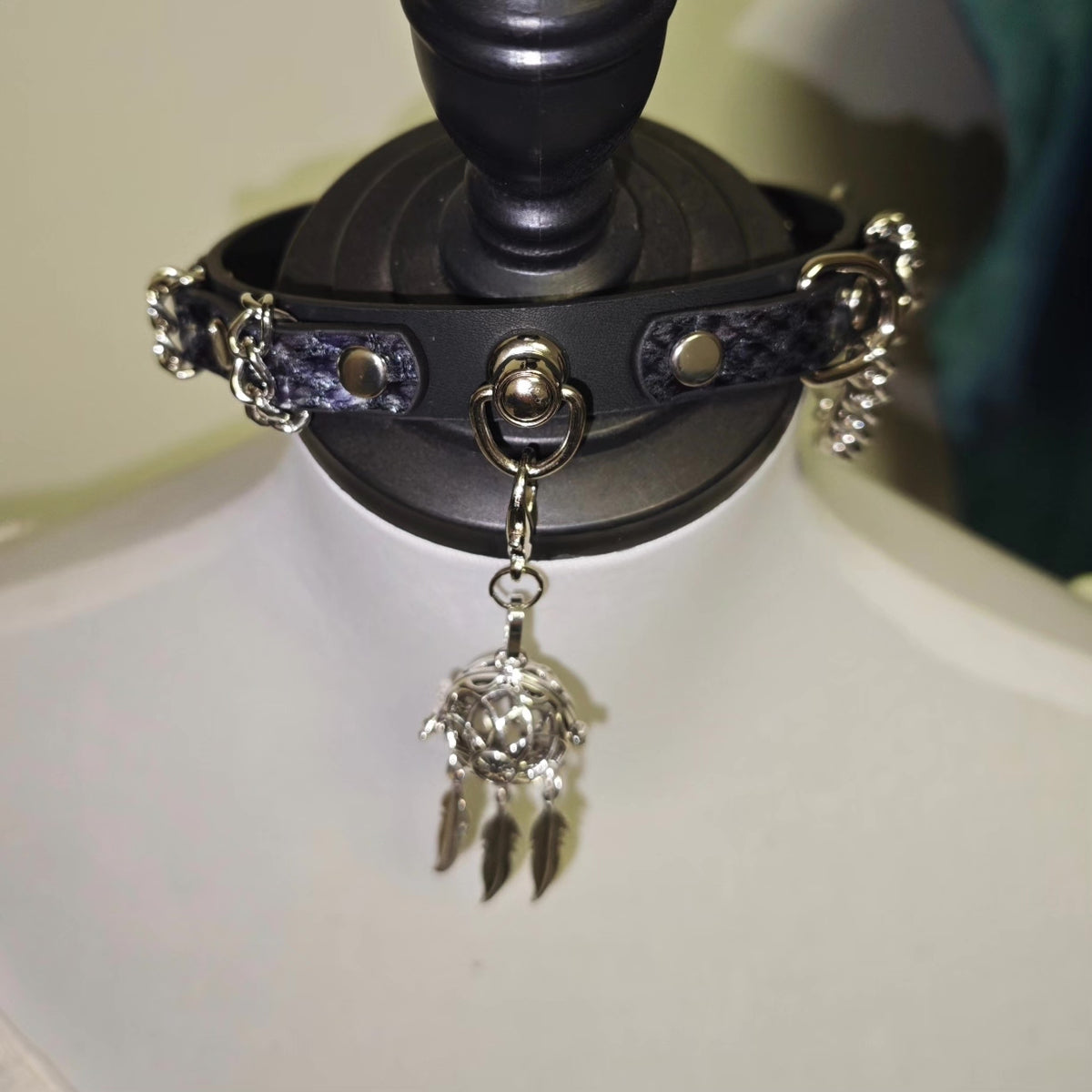 Handmade Leather Choker with Dreamcatcher Pendant