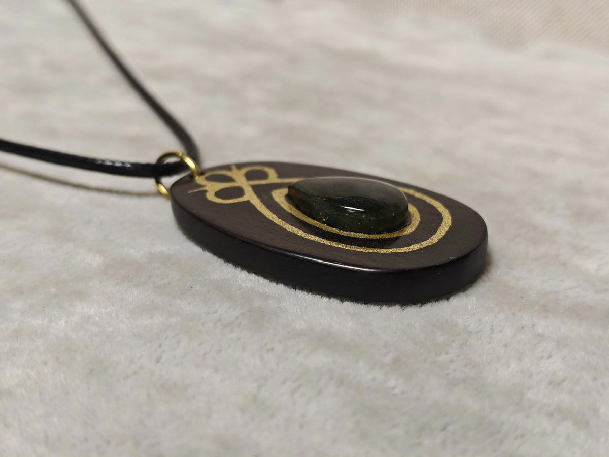 Black Ebony Labradorite Teardrop Pendant