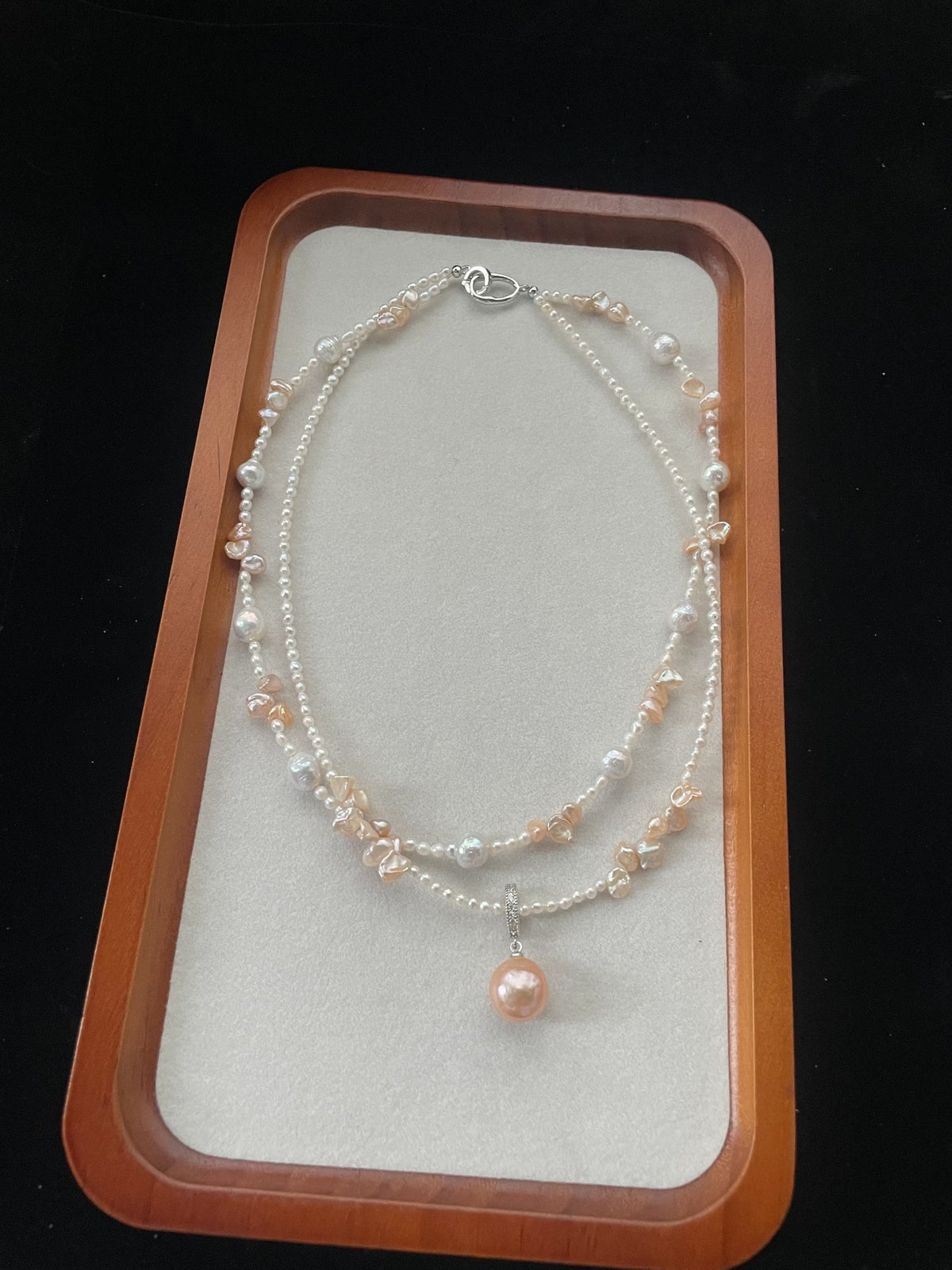 Parure collier et bracelet double rang en perles naturelles