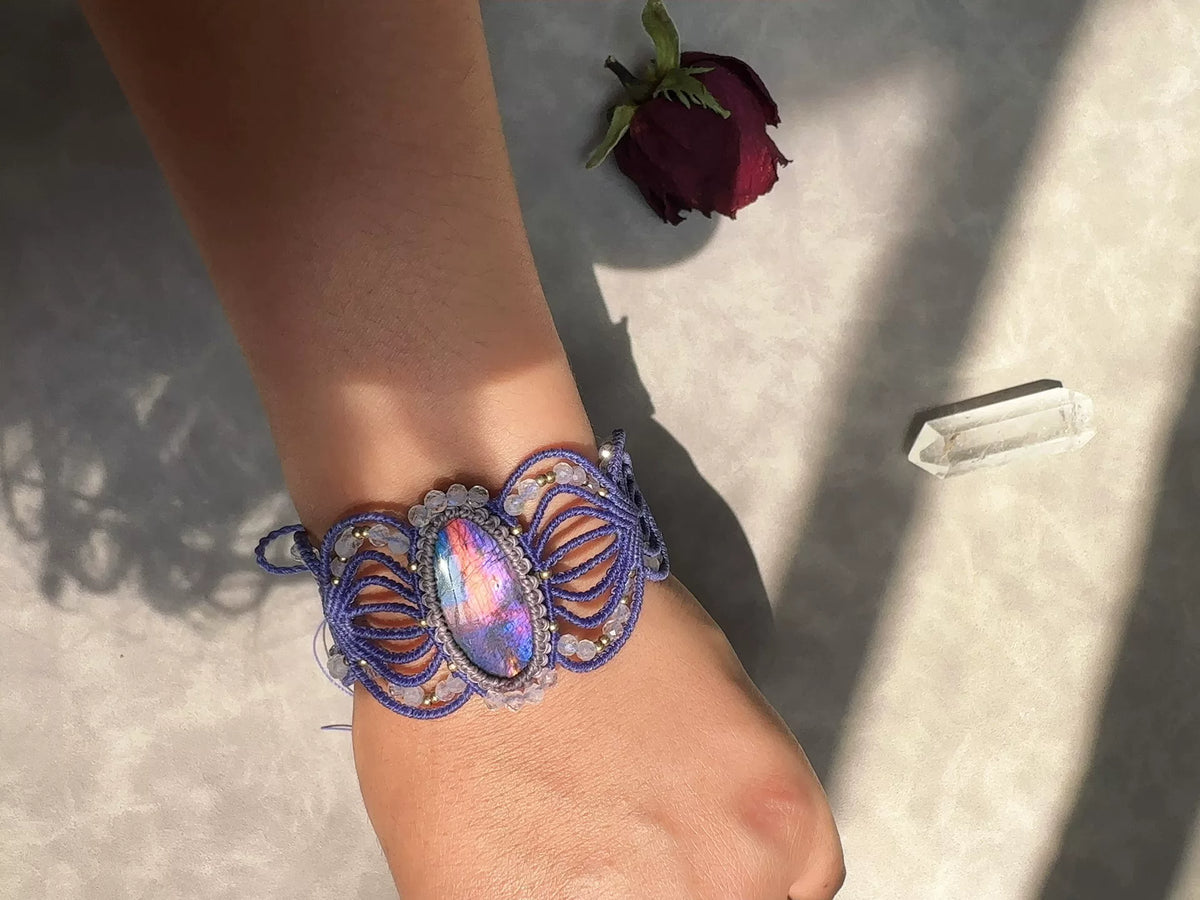 Labradorit Makrame-Armband Violett Kord Mondstein
