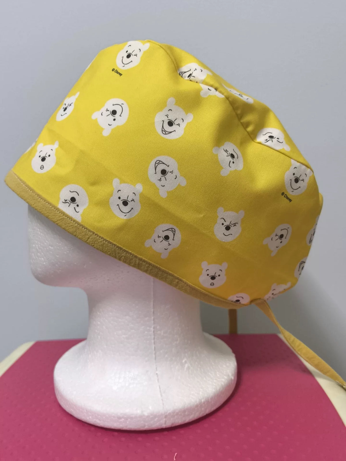 Gorro quirúrgico de algodón con estampado de Winnie the Pooh