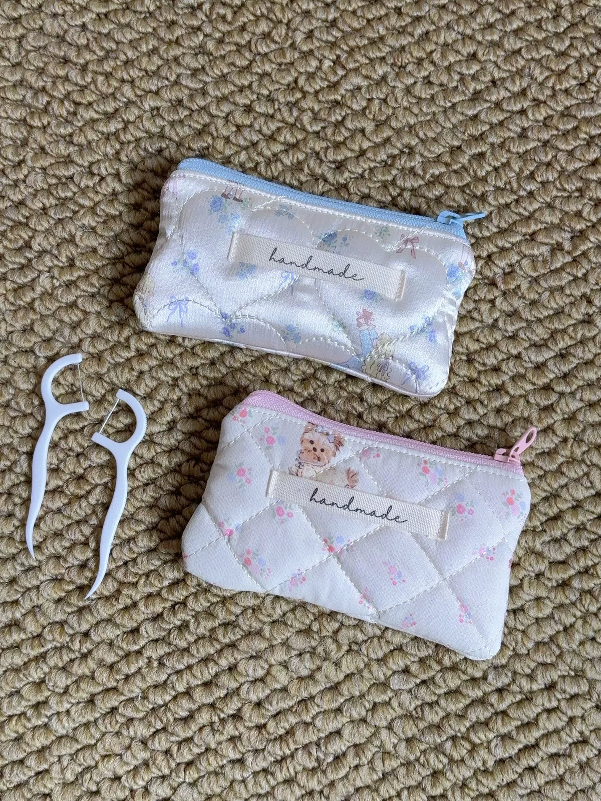 Estuche acolchado hecho a mano para hilo dental