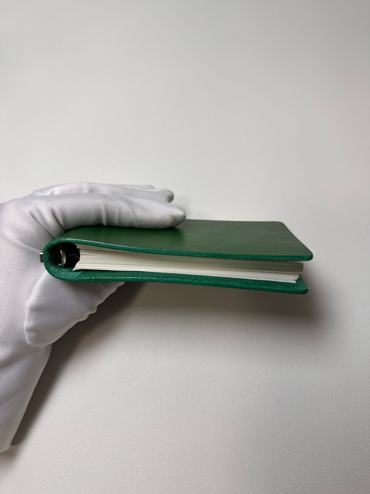 Capa para Bloco de Folhas Soltas de 3 Anéis em Pele Verde