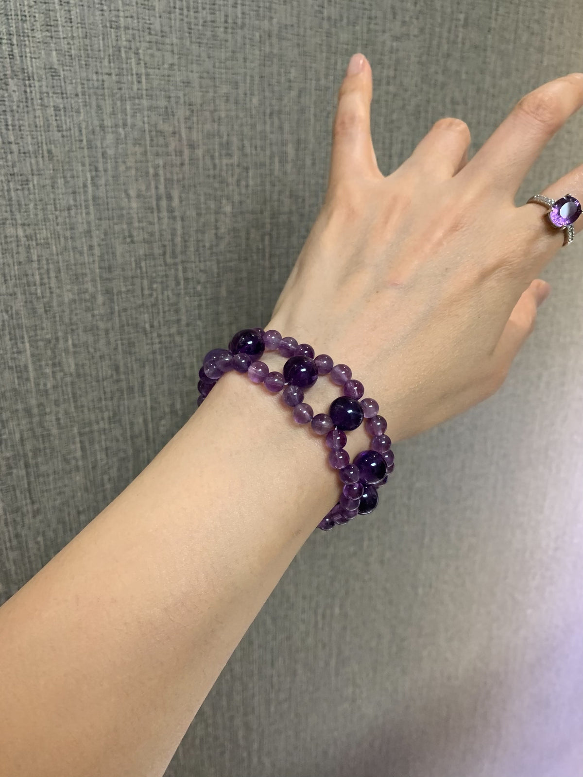 Bracelet multi-rangs en perles raisin améthyste