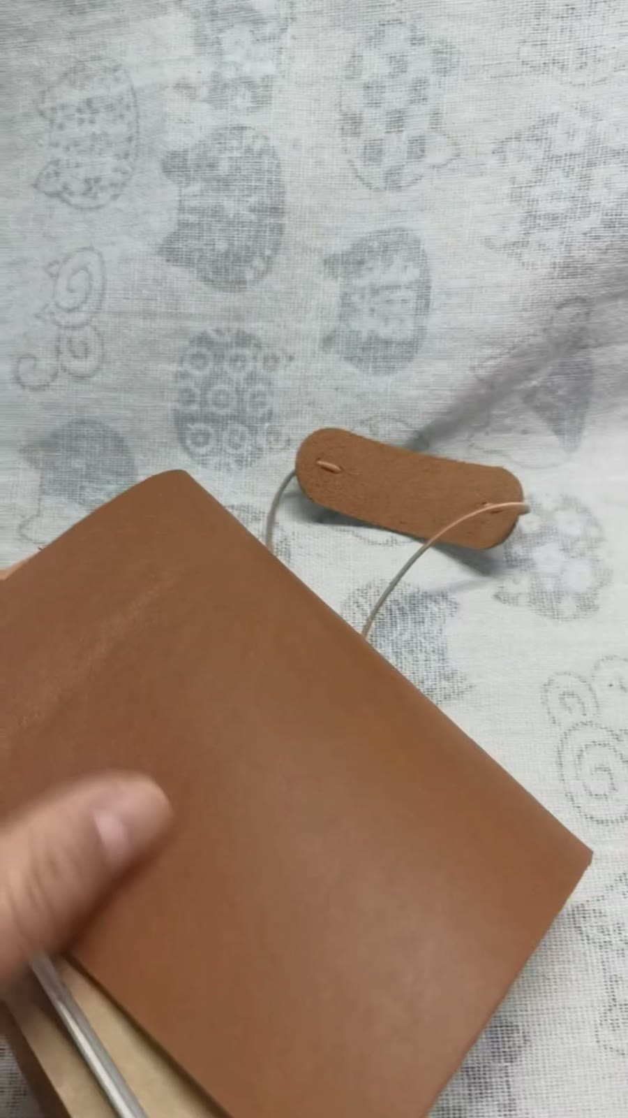 Copertina per taccuino passaporto in pelle con elastico