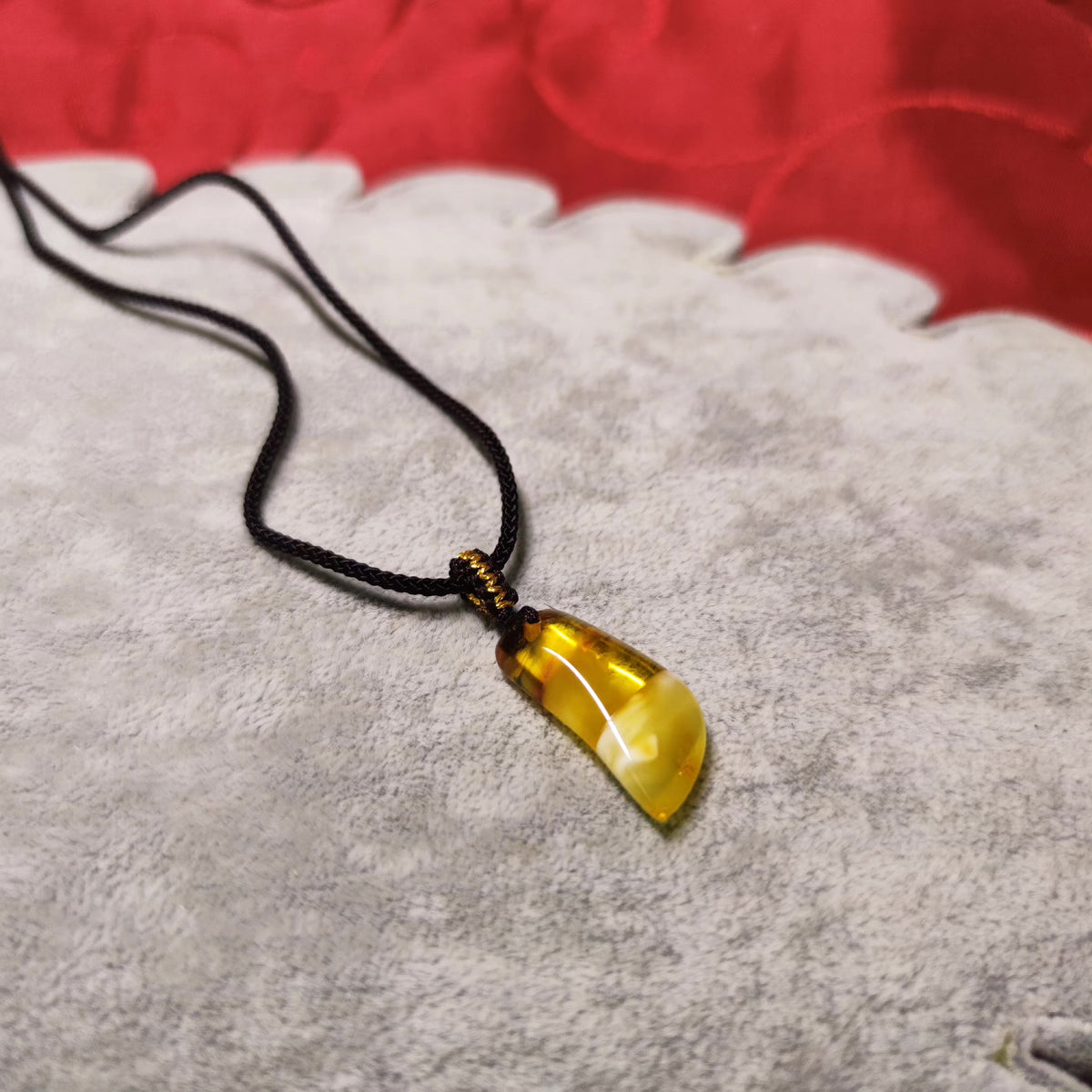 Three-Color Amber Spliced Pendant