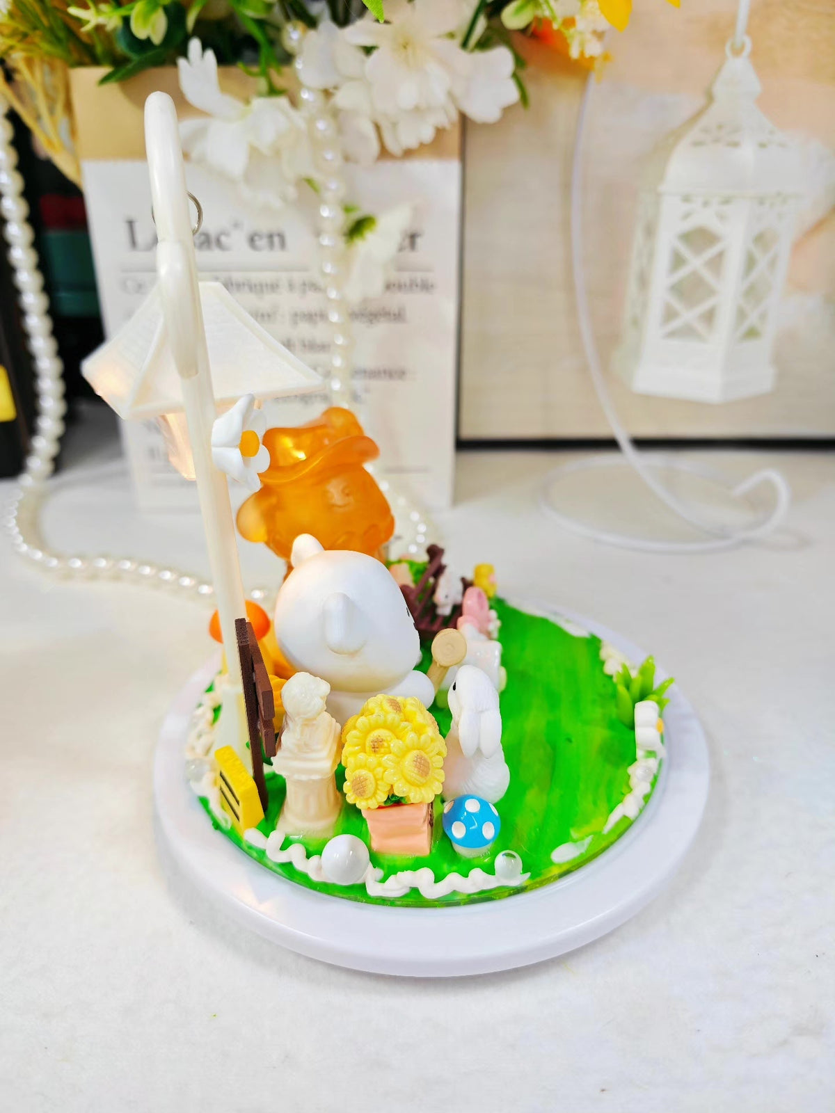 Cream-Kleber Welpe-Garten-Desktop-Display-Szene