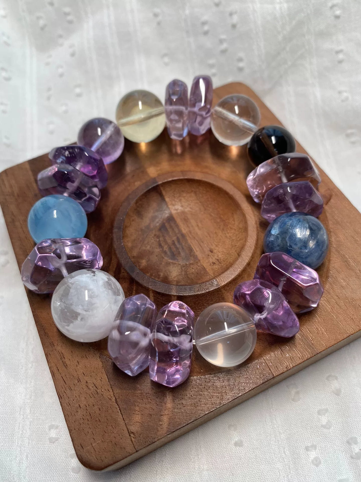 Armband med flera ädelstenar Snowflake Phantom Quartz