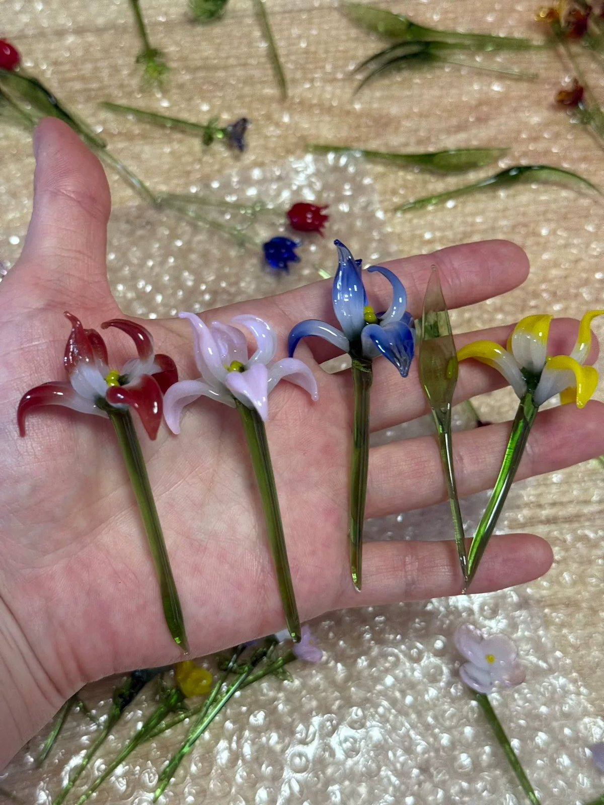 Conjunto de Flores de Vidro em Miniatura com Vaso