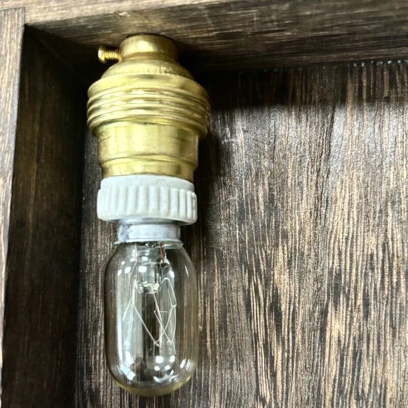Sacré-Cœur Wooden Shadow Box Lamp