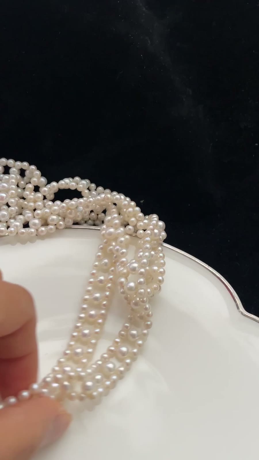 Natural Pearl Woven Sweater Chain