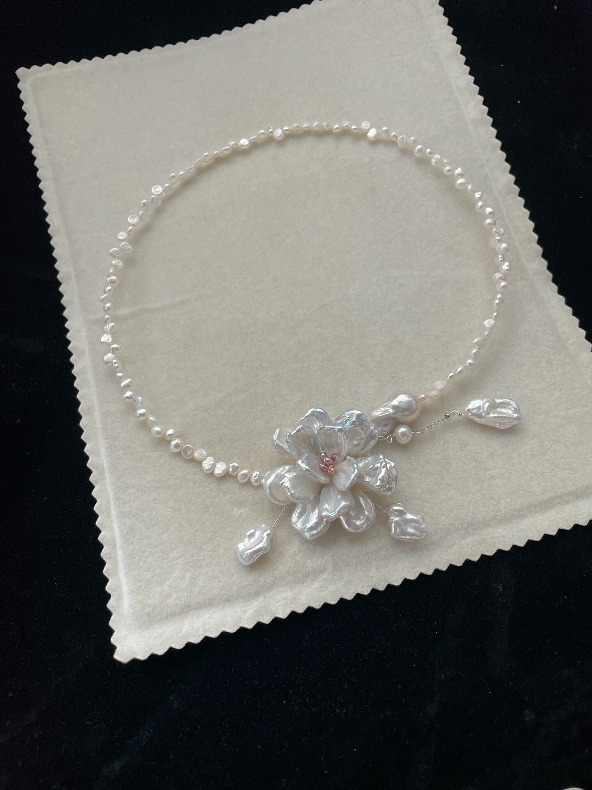 Natural Pearl Floral Baroque Choker