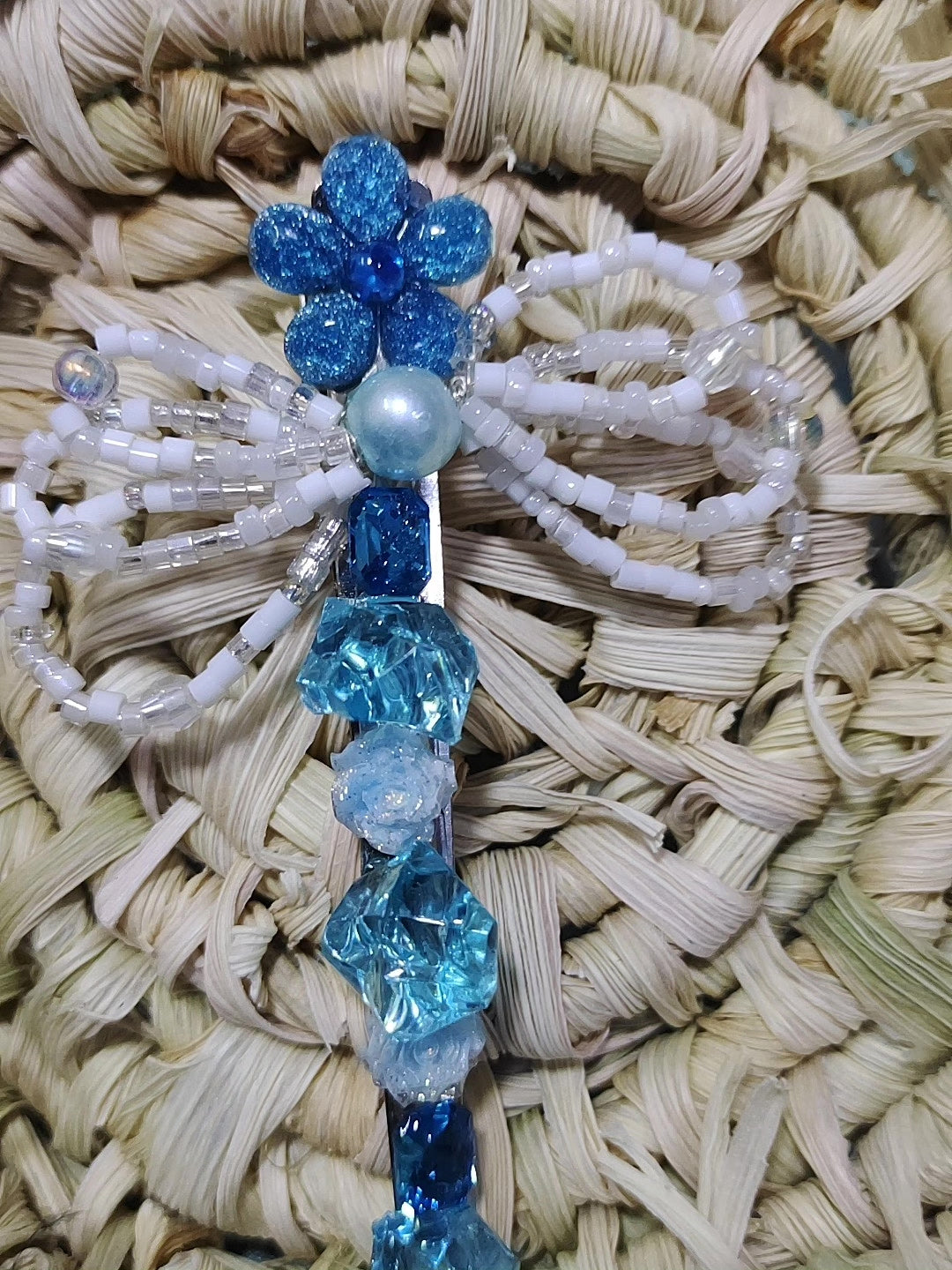 ブルークリスタルビーズフラワーのヘアクリップ