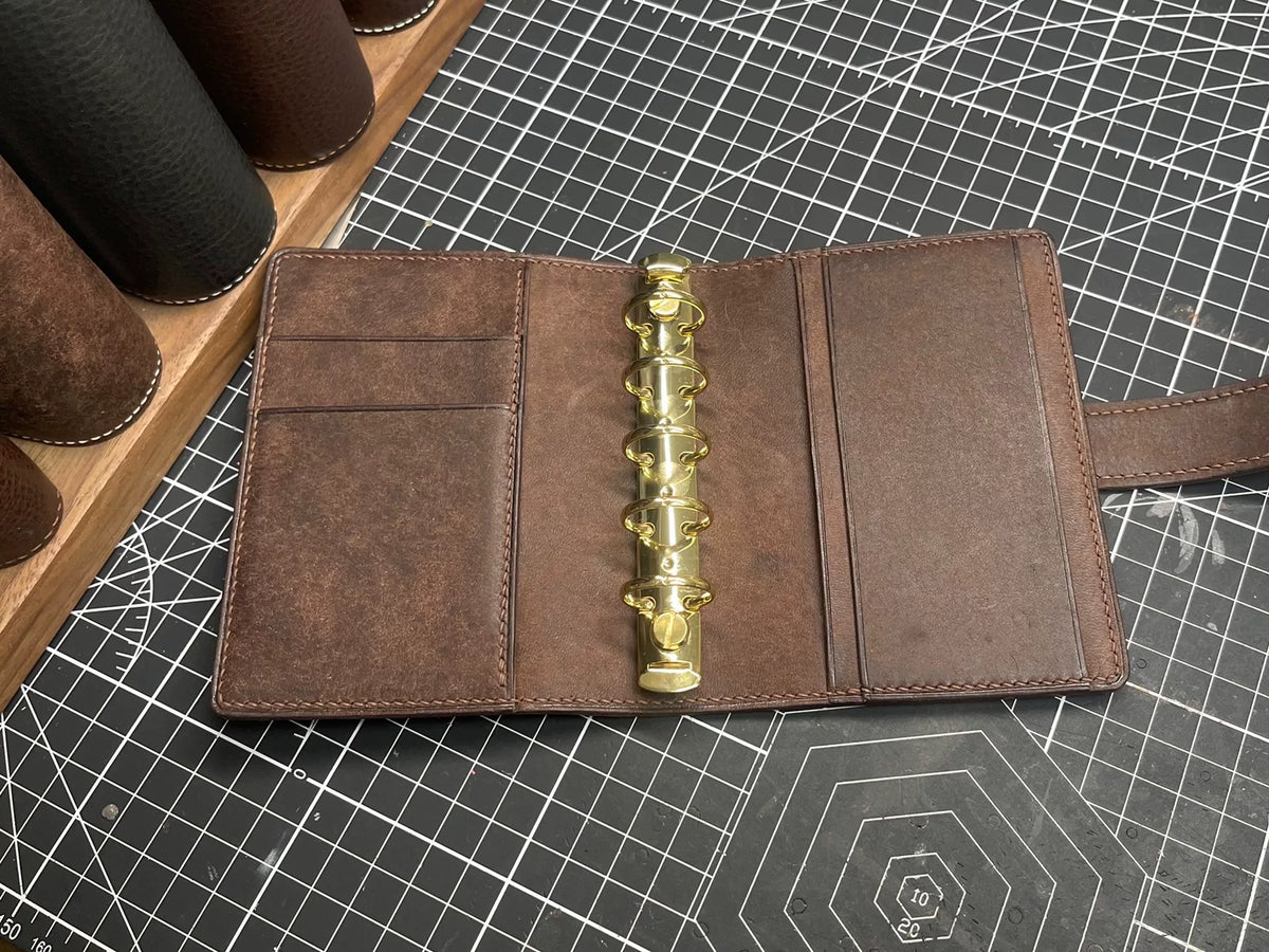 Copertina per quaderno con anelli A8 marrone