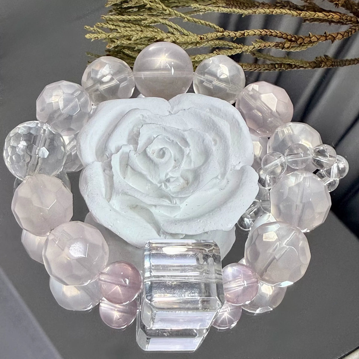 Bracelet en cristal blanc et rose facetté