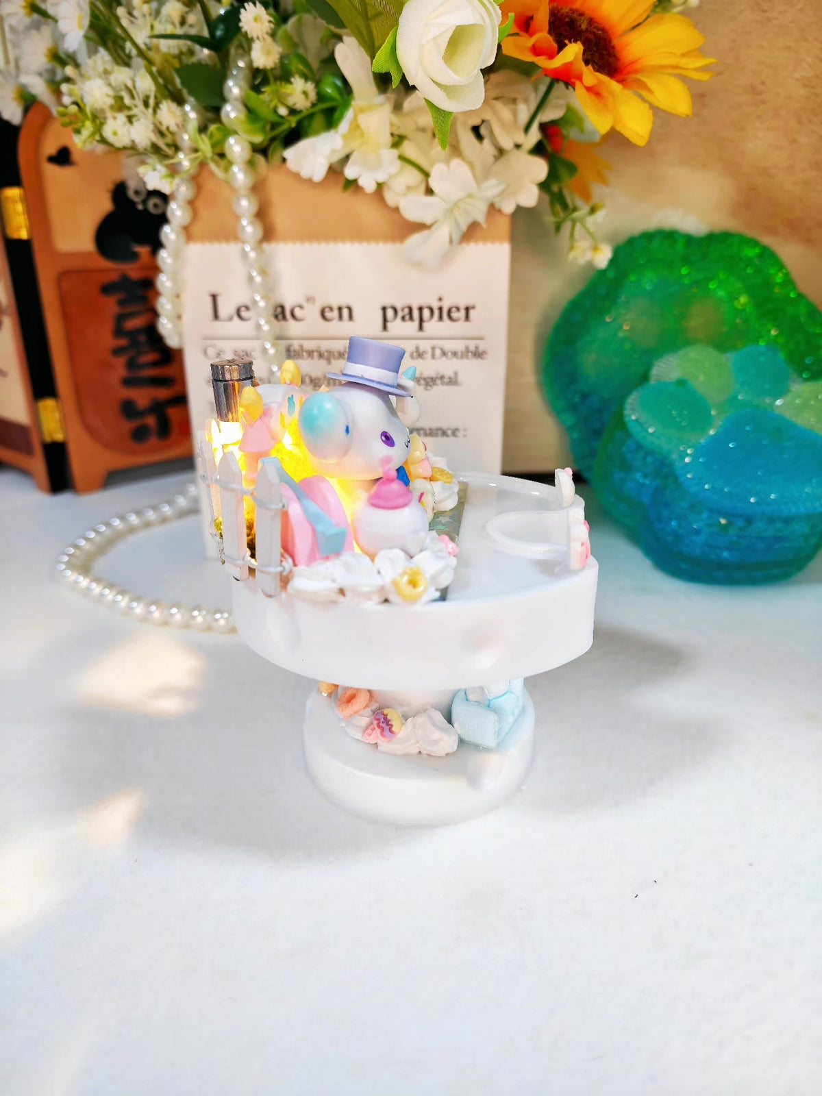 Resin Cinnamoroll Rabbit Phone Stand
