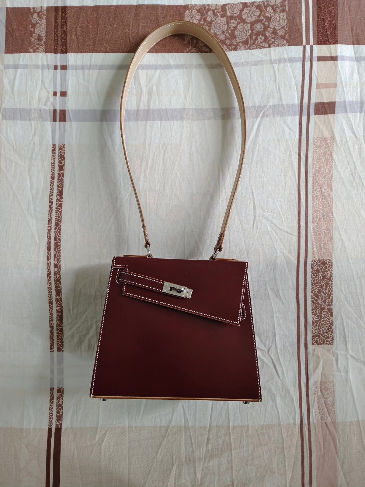 Asymmetrical Kelly Shoulder Bag in Burgundy Leather