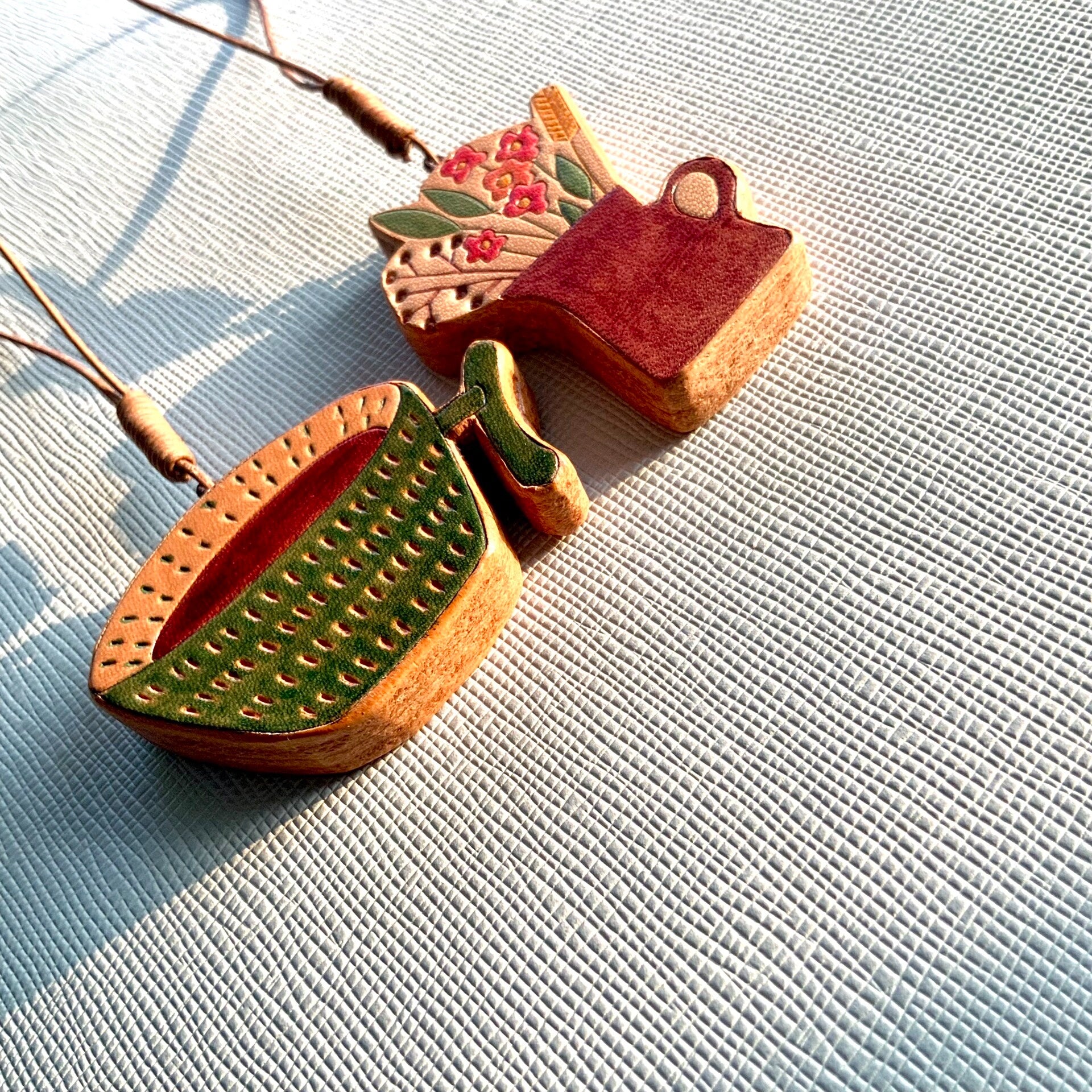 Leather Teacup and Vase Flower Charms Set