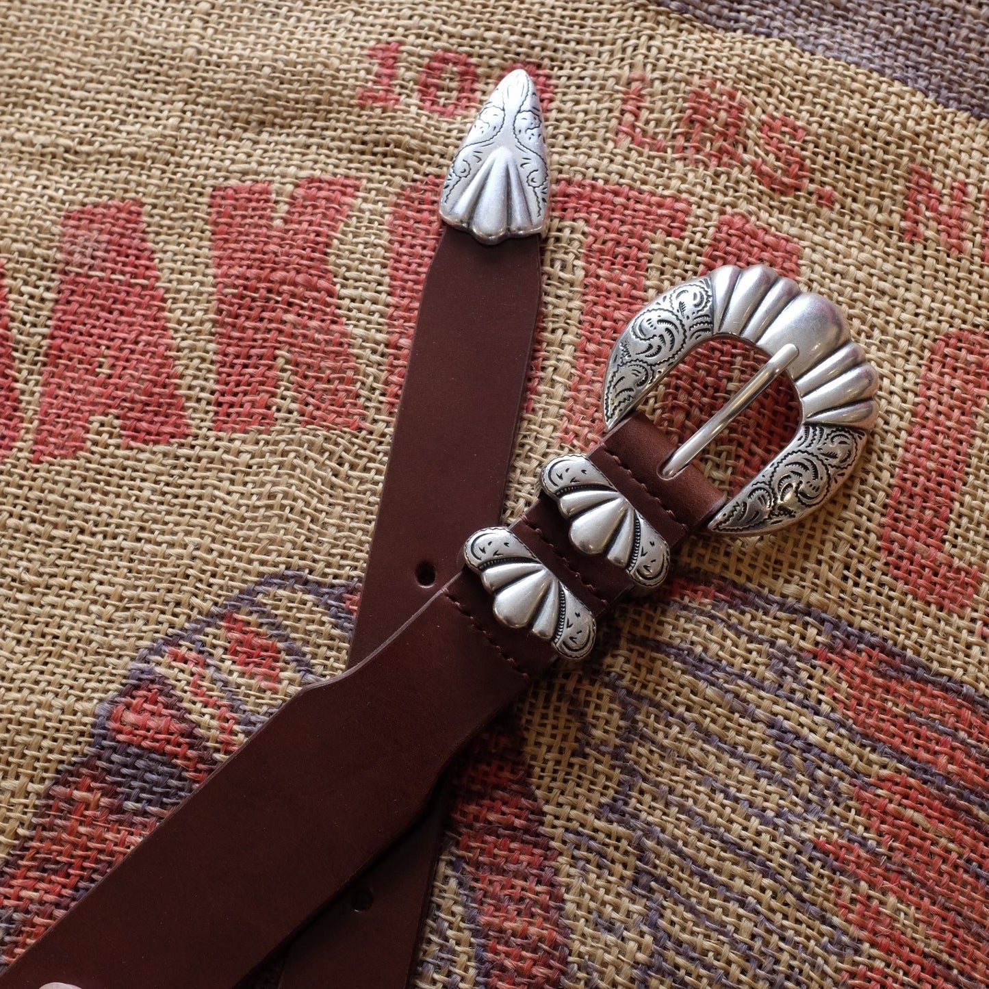 Full-Grain Leather Belt with Oyster Shell Silver Buckle