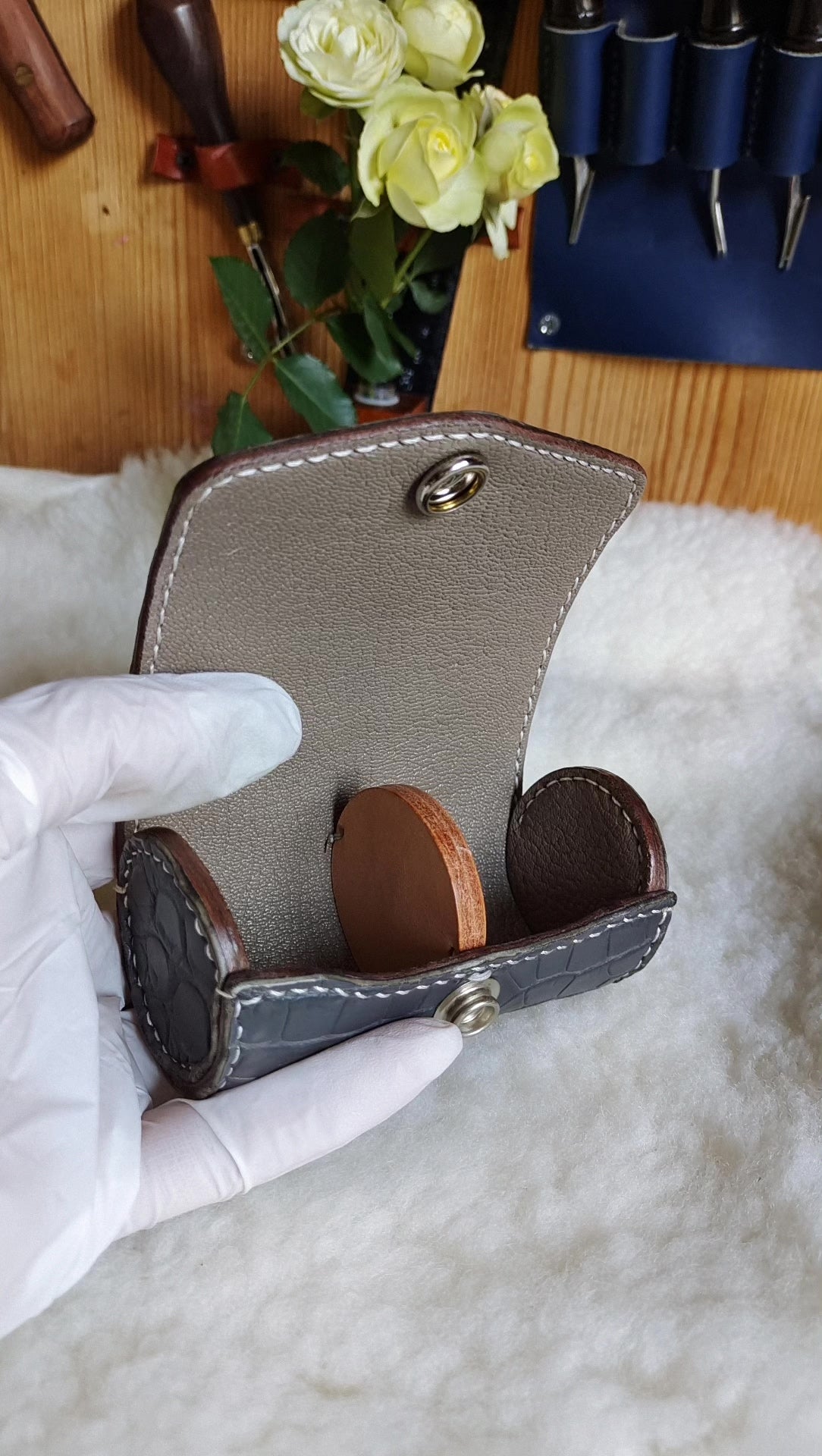 Estuche para nueces wenwan en piel de caimán gris