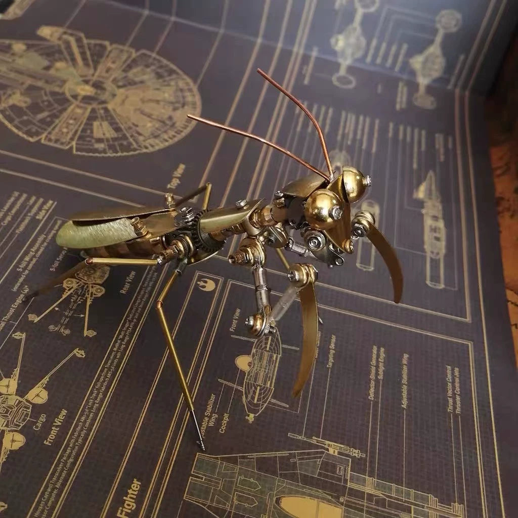 Scultura di Mantide Meccanica in Ottone Steampunk