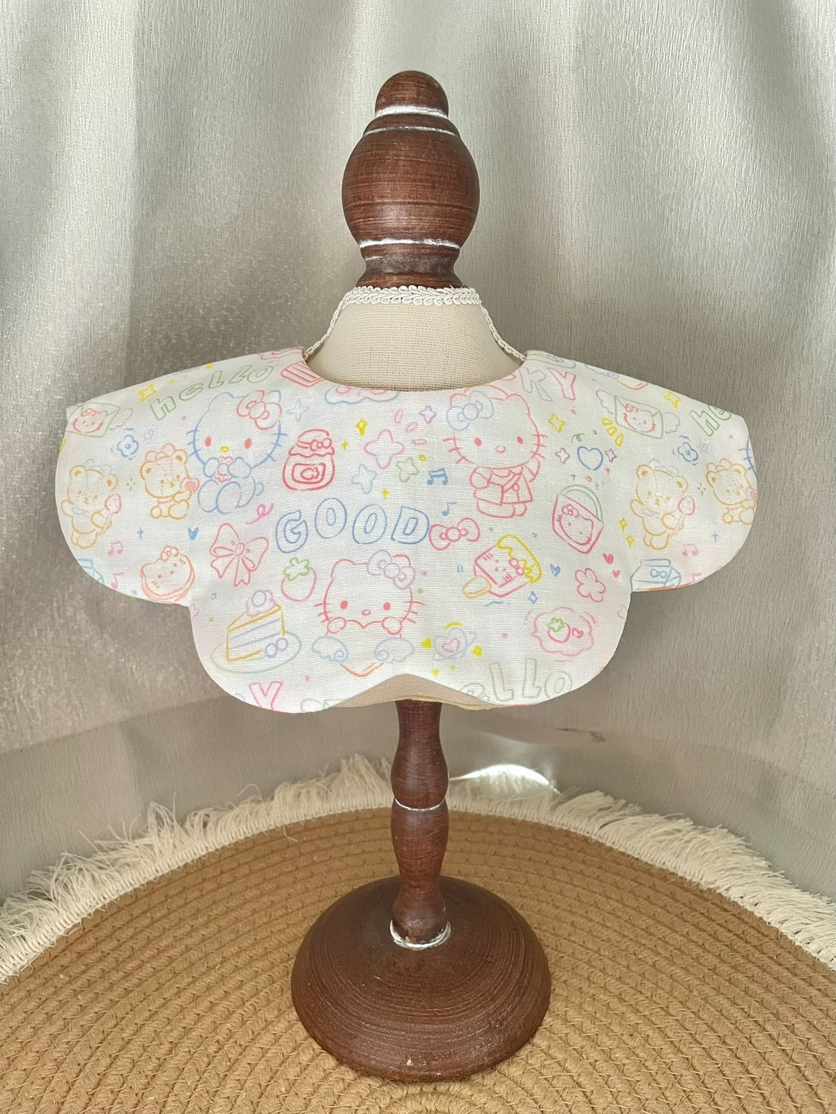 Bavoir bébé en gaze de coton Hello Kitty