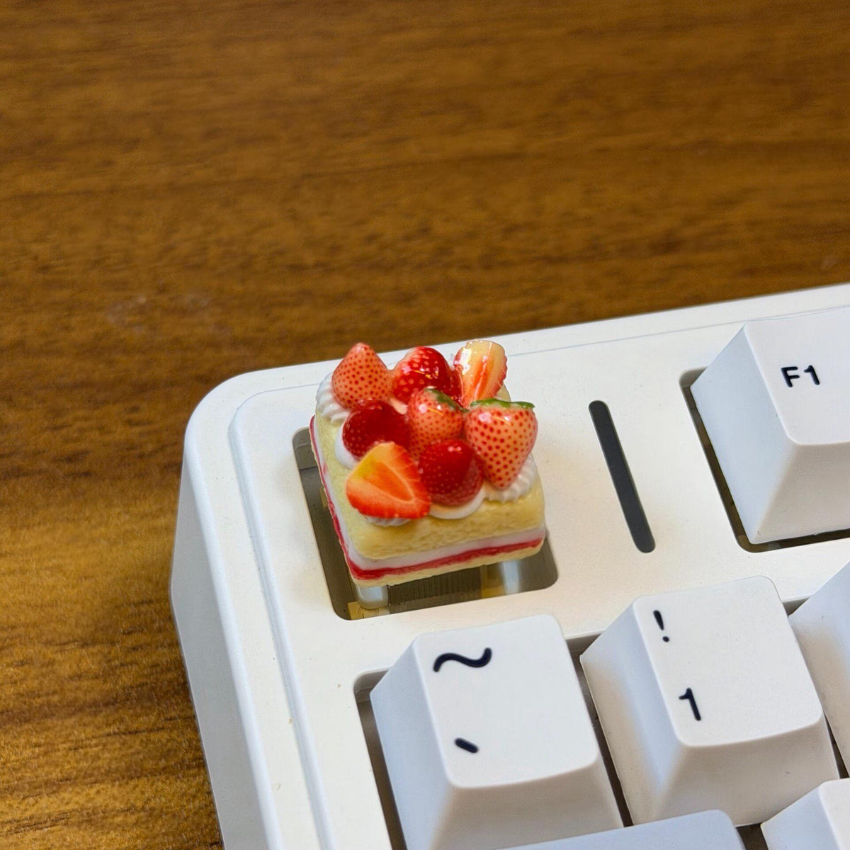 Strawberry Duo Duo 1u Resin Keycap