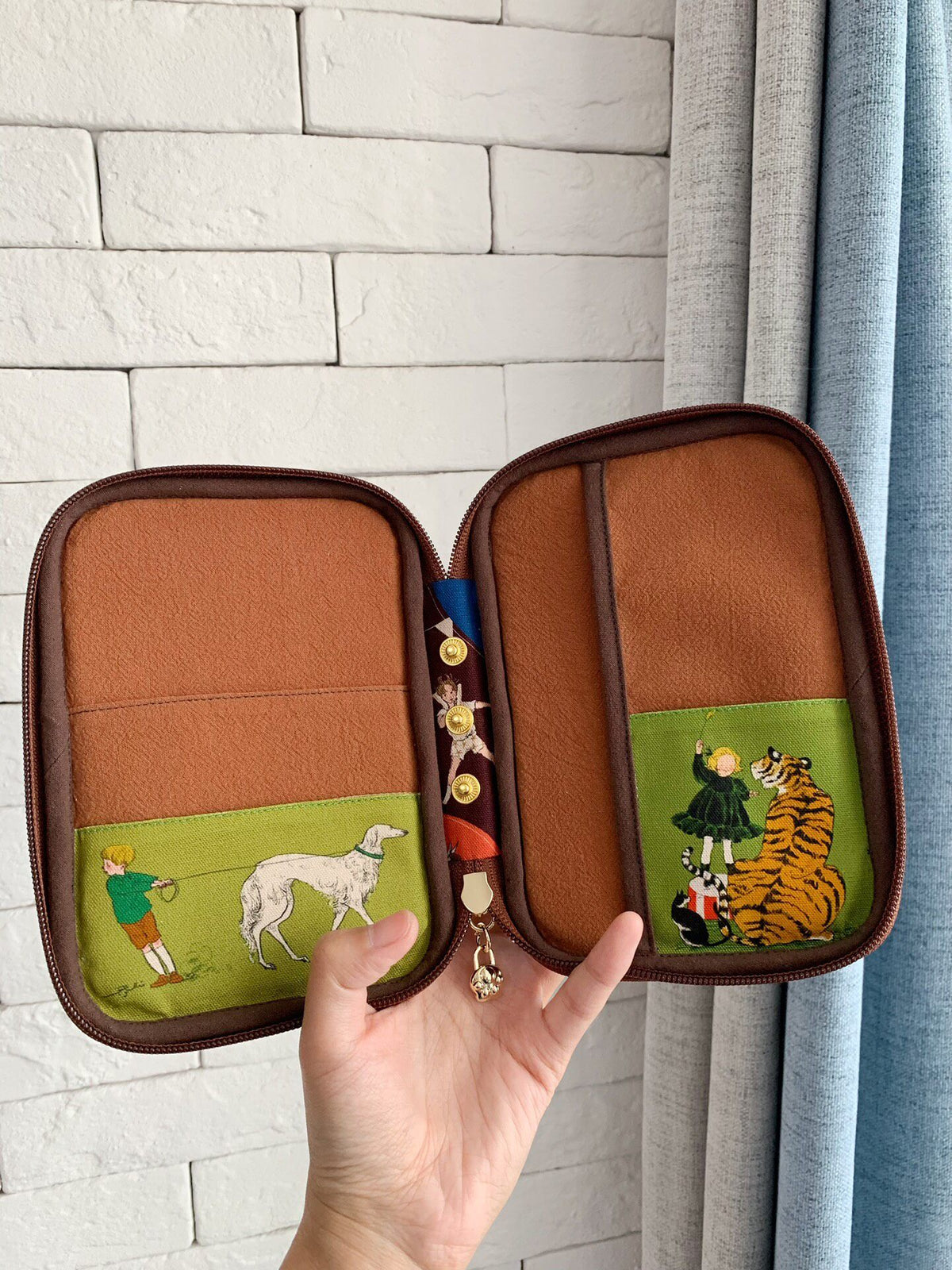 Zippered Oxford Cloth Planner Case with Illustrations