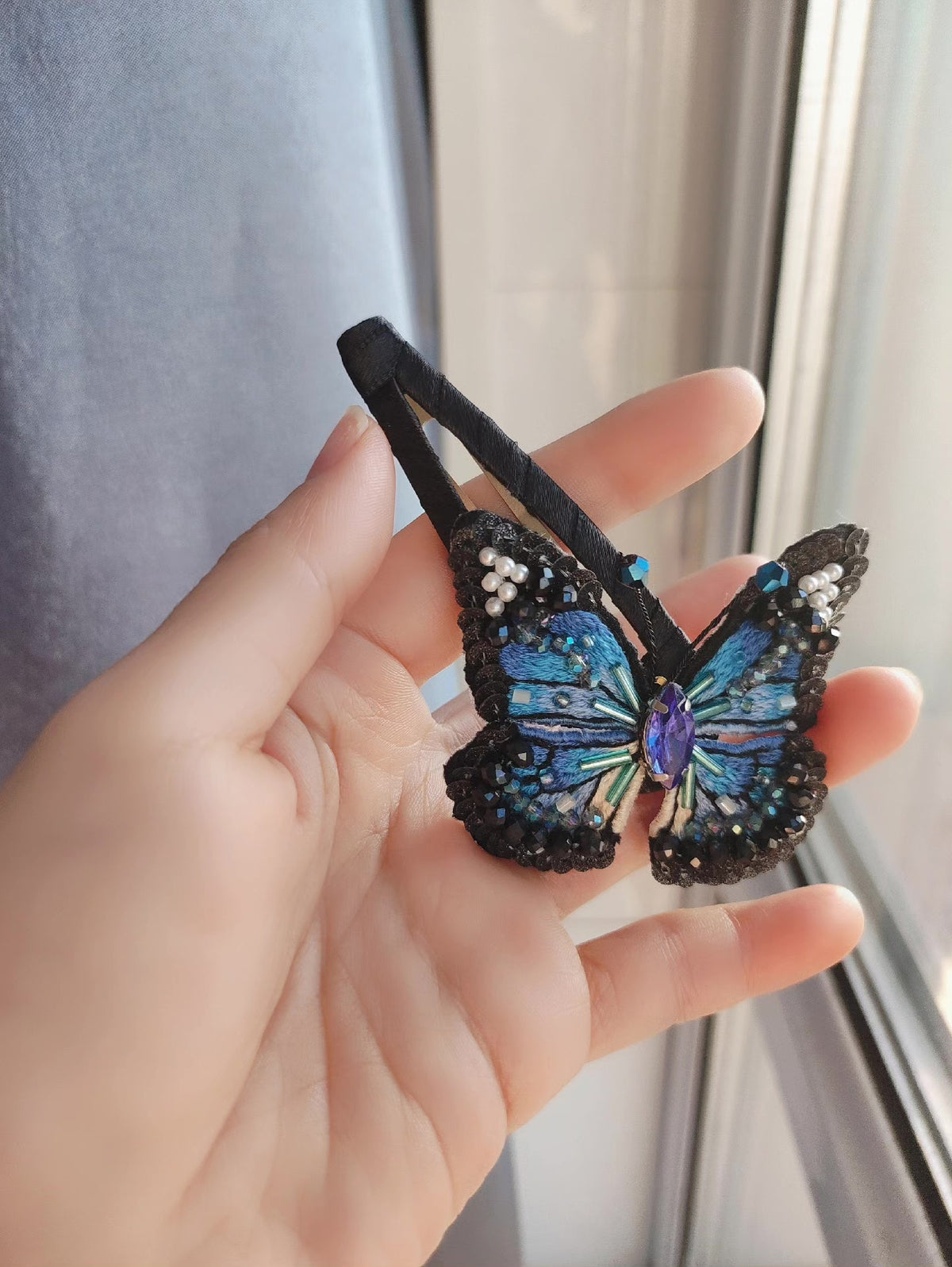 French Embroidery Butterfly BB Clip