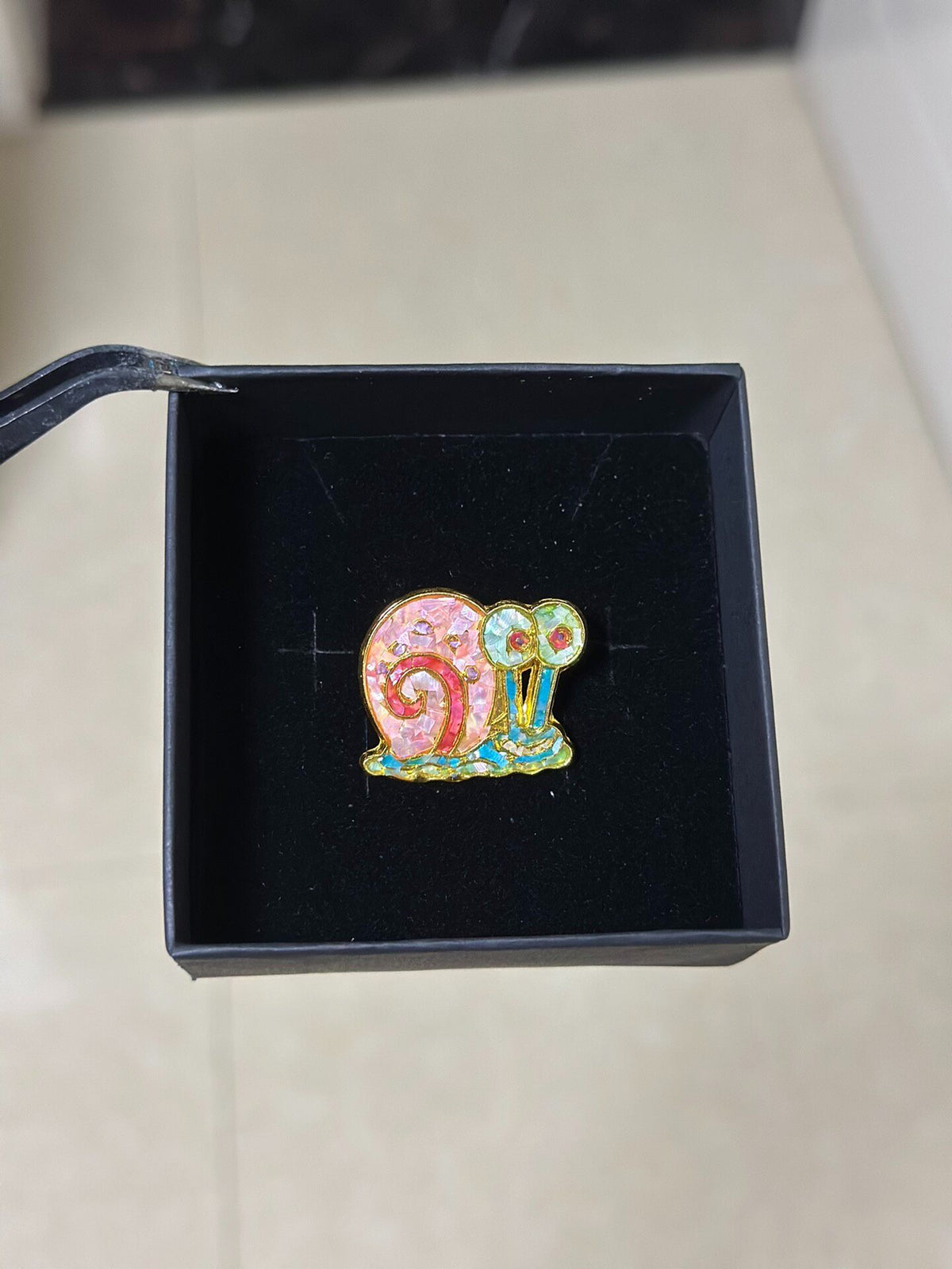 Mother-of-Pearl Snail Brooch Magnet