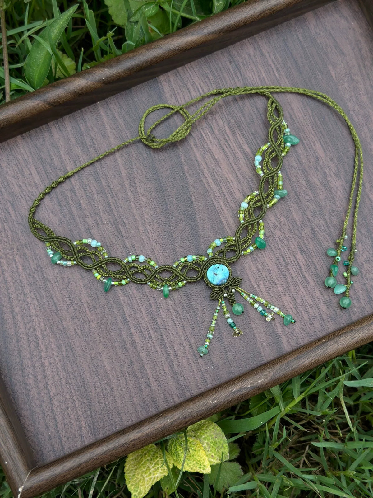 Macrame Choker Halsketting met Groene Labradoriet Steen