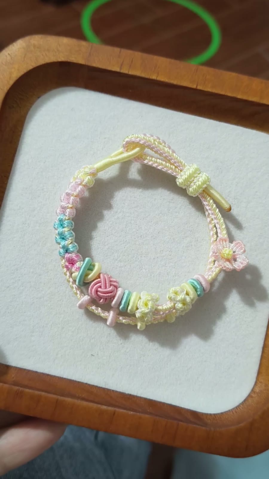 Pulseira Trançada à Mão Gradiente Pastel